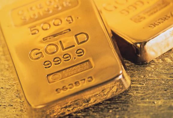Close-up of 500-gram 999.9 fine gold bars, representing StoneX’s institutional-grade access to physical precious metals and global bullion markets